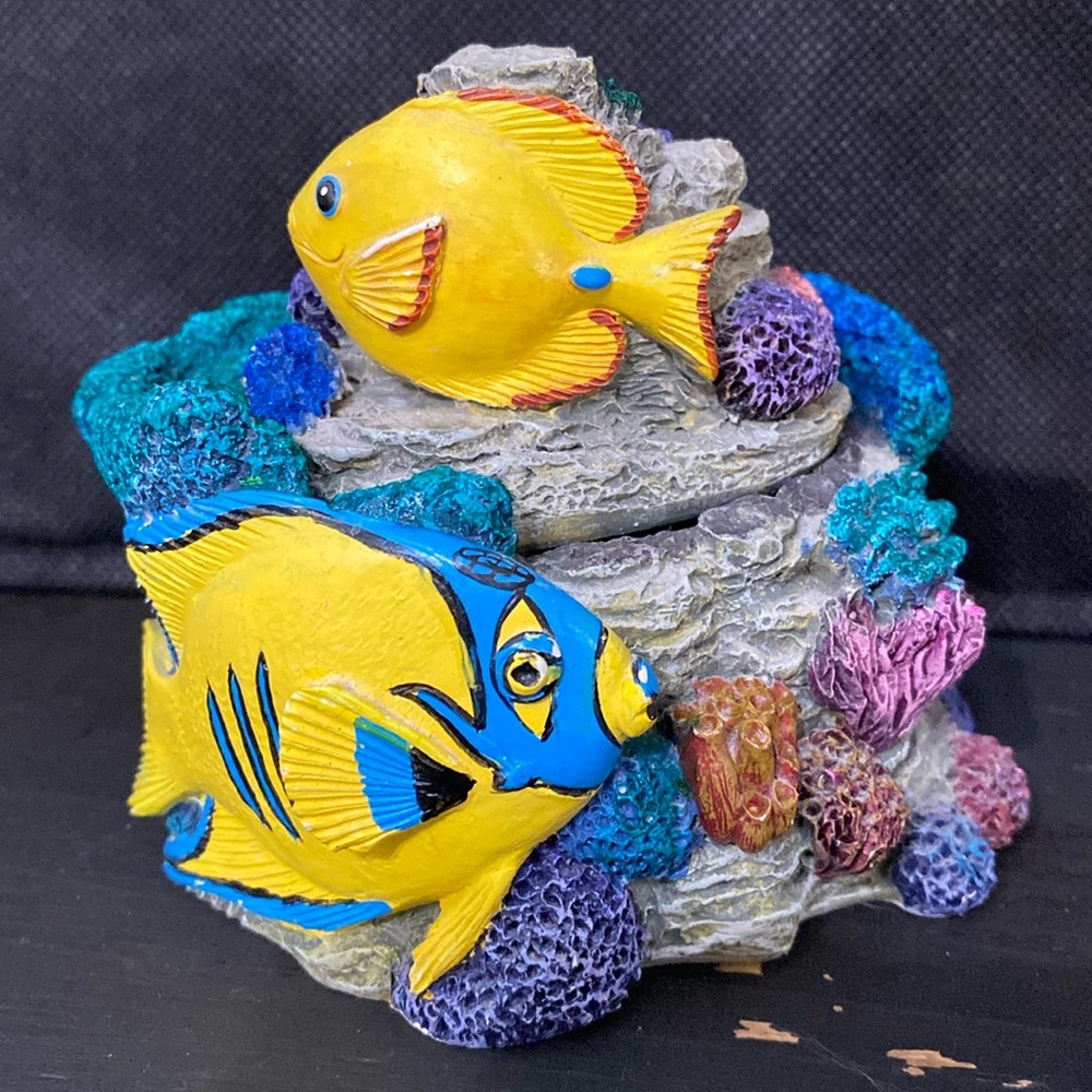 Ceramic rock formations with yellow fishes & seashells jewelry or trinkets box